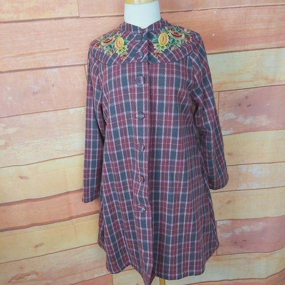 VINTAGE plaid woolblend coat capestyle size medium belt shape - Picture 7 of 13